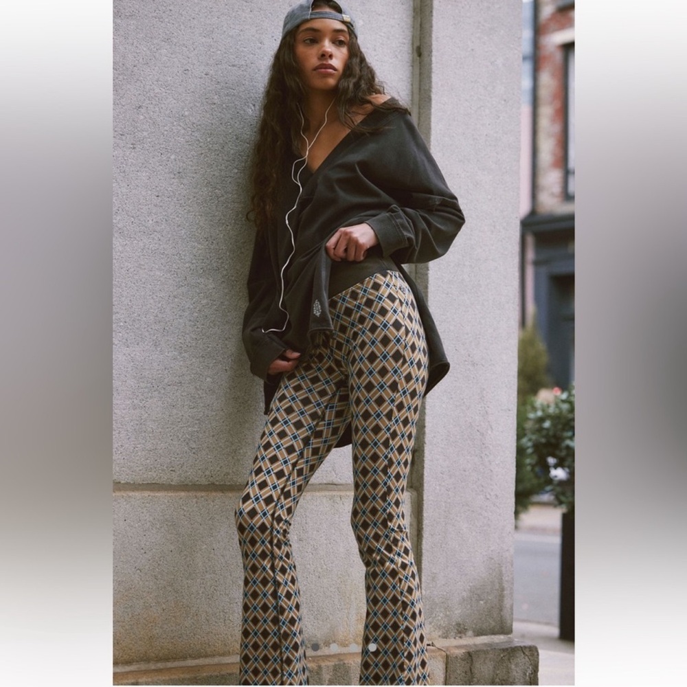 BNWT Hot Shot black argyle combo size Medium Geometric Patterned Flare Pants